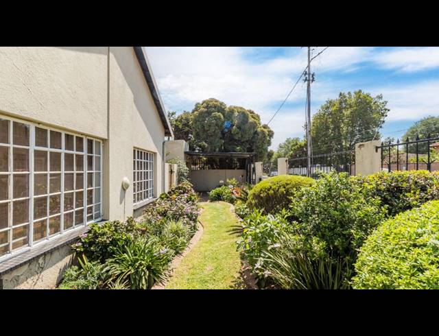 3 BEDROOM HOUSE FOR SALE IN THE HILL
